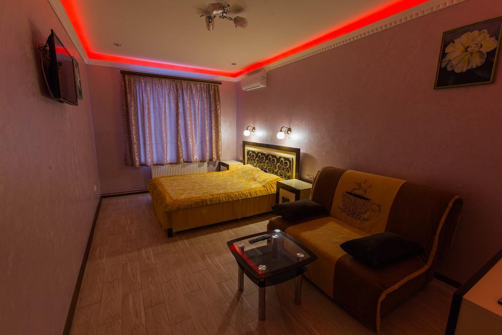 Modern Apartment On Akademika Sakharova 27A Ивано-Франковск Экстерьер фото