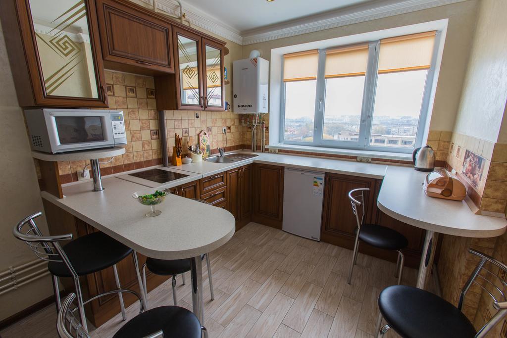 Modern Apartment On Akademika Sakharova 27A Ивано-Франковск Экстерьер фото