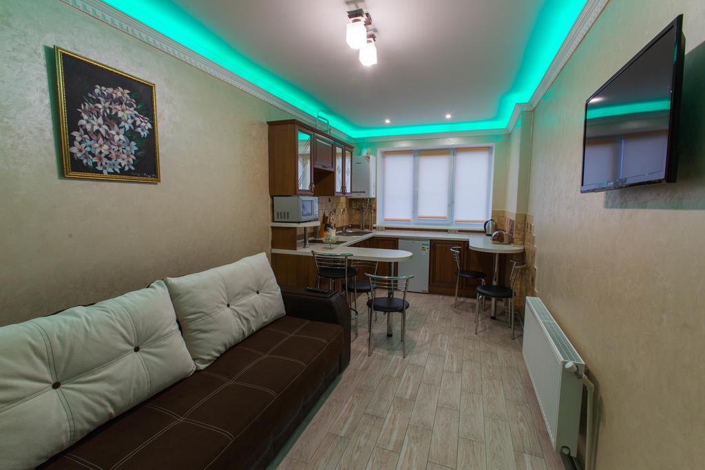 Modern Apartment On Akademika Sakharova 27A Ивано-Франковск Экстерьер фото